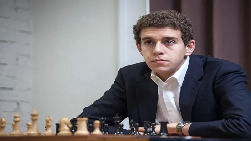 Daniel Naroditsky Là Ai: Hành Trình Từ Thần Đồng Đến Huyền Thoại